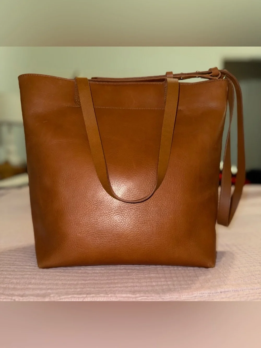 Madewell Zip-Top Medium Transport Leather Tote with Adjustable Strap- Like New - Picture 3 of 16